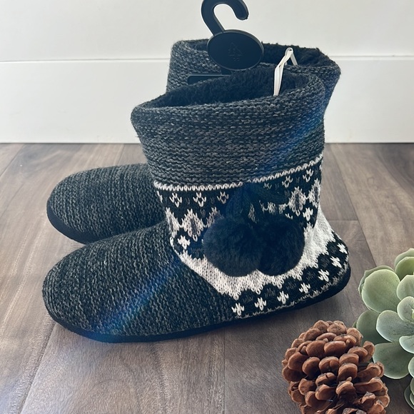 ARDENE knit grey bootie slipper - NEW - size 7/8 - Picture 4 of 5